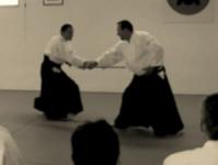 Ushiro ryote dori, pourquoi derrière ?