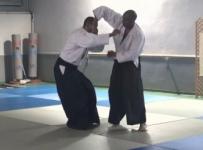 Tachi wasa, Ushiro ryo kata dori Ikkyo